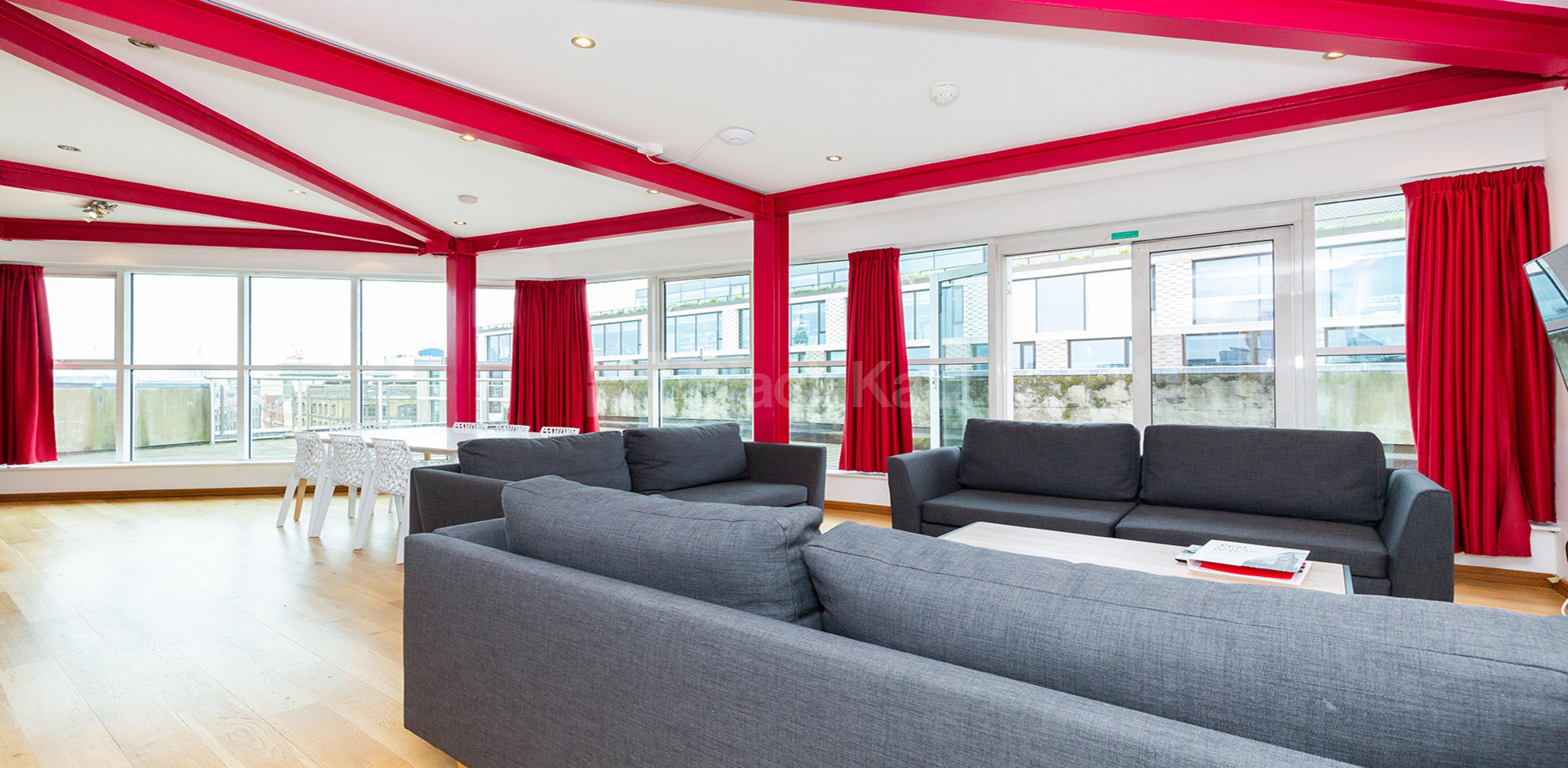 			PENTHOUSE WITH TERRACE, 4 Bedroom, 1 bath, 1 reception Apartment			 Farringdon Road EC1R, FARRINGDON / CLARKENWELL EC1R
